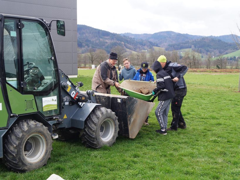 Anlage einer Bienenweide-Ökologie zum Anfassen