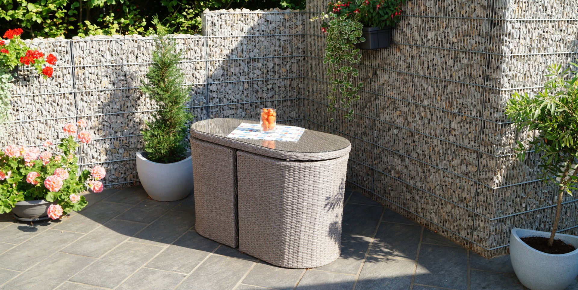 Lounge- Sitzbereich- Gabionengarten