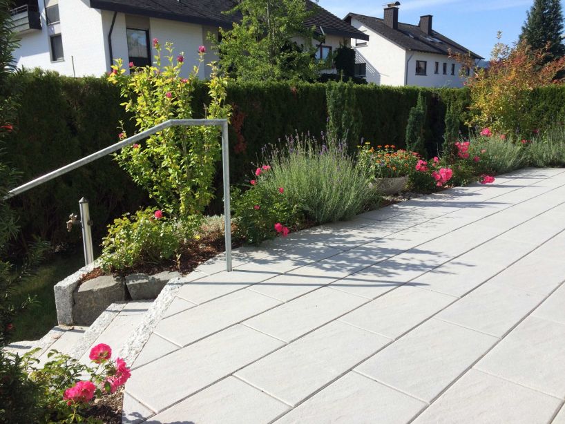 Vom Tiefbau bis zur Gartenterrasse